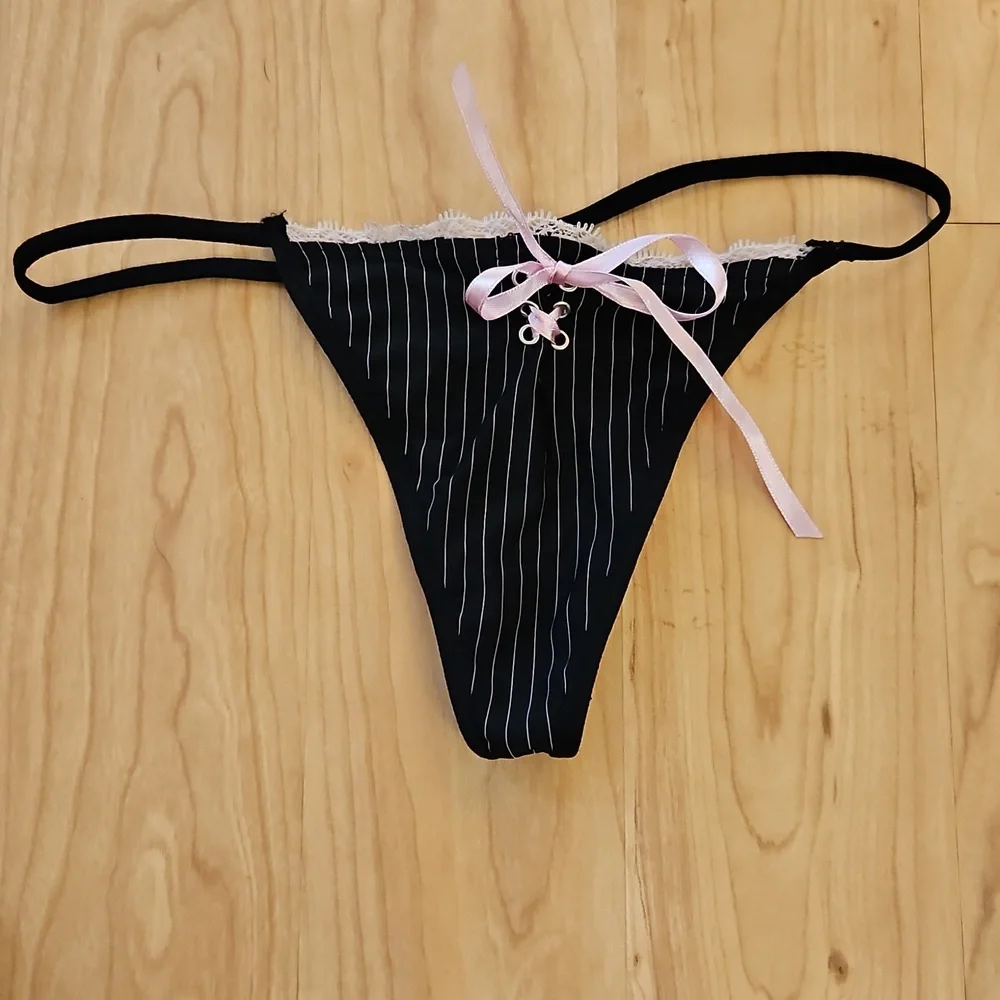 Native Intimates 2-piece Matching Black and Pink Chemise (36C) & Thong (M) - Picture 9 of 12